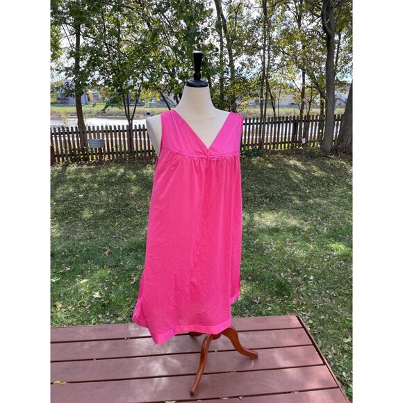 Vanity Fair Pink Nylon Sleeveless Nightgown XL Made In USA - Picture 1 of 10